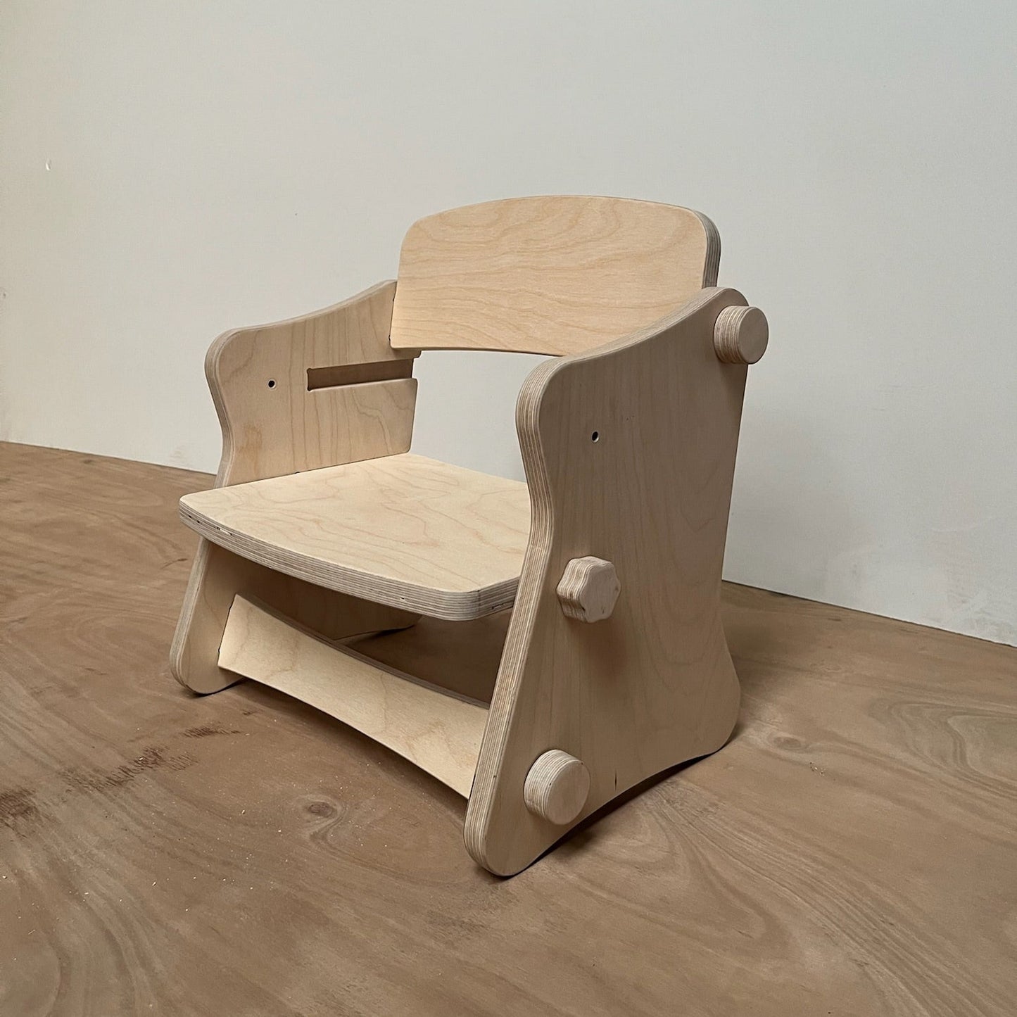 Adjustable Montessori Weaning Chair